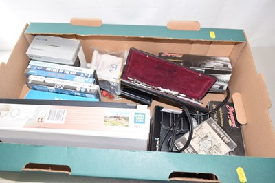 Lot 553 - A box of mixed items including technical...