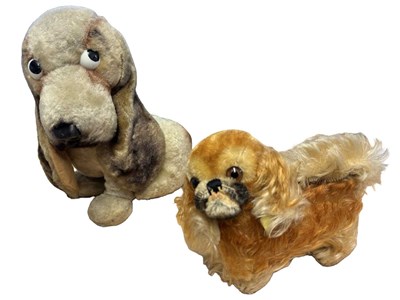 Lot 625 - A pair of vintage mohair soft animals [likely...
