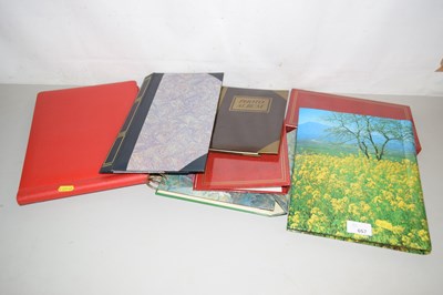 Lot 657 - Quantity of various photograph albums