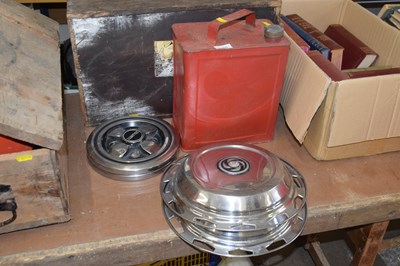 Lot 798 - A red fuel can together with four vintage hub...