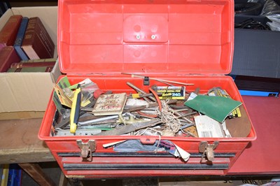 Lot 799 - A red tool box and contents