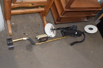 Lot 842 - Two metal detectors