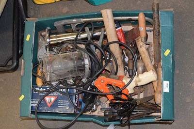Lot 858 - Box of assorted tools