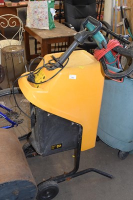 Lot 871 - A JCB garden shredder
