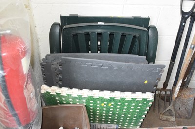 Lot 878 - A plastic garden sunlounger and a quantity of...