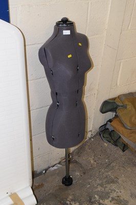 Lot 904 - A tailors dummy