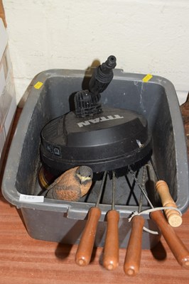 Lot 908 - Box of mixed items to include BBQ tools etc