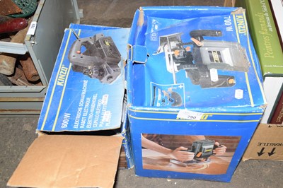 Lot 790 - An electric router and a 600 watt planer