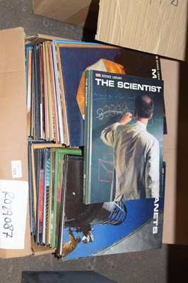 Lot 724 - Quantity of volumes of Life Science Library