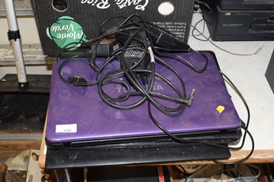 Lot 730 - A group of three assorted laptops for repair