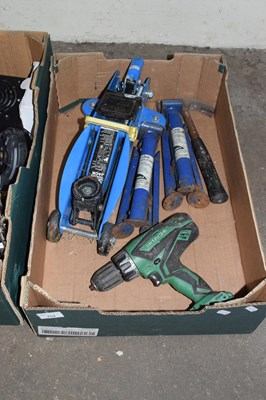 Lot 752 - Trolley jack and other assorted tools