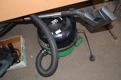 Lot 761 - A Henry hoover