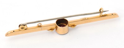 Lot 45 - A garnet and seed pearl bar brooch, with...