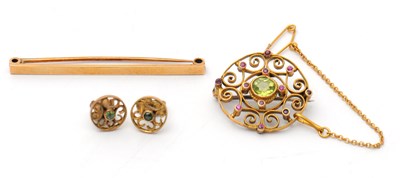 Lot 71 - A group of 15ct jewellery: to include a...