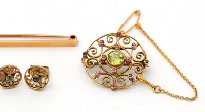 Lot 71 - A group of 15ct jewellery: to include a...
