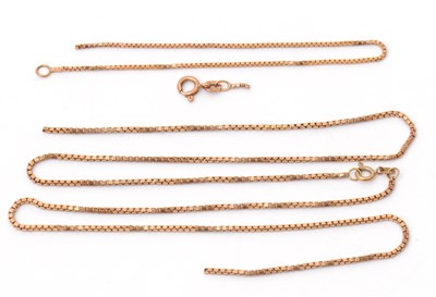 Lot 123 - A 9ct box chain, with tag hallmarked...