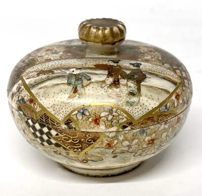 Lot 251 - A small Satsuma bowl and cover, decorated with...