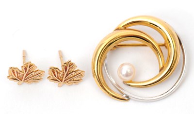 Lot 70 - A bi-colour cultured pearl brooch, stamped 9ct,...