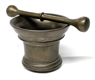 Lot 358 - A 18th century Bronze mortar and pestle
