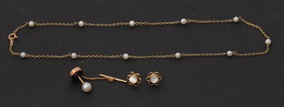 Lot 69 - A mixed lot: to include a 9ct cultured pearl...