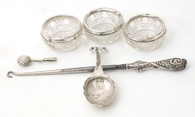 Lot 121 - Mixed Lot: A Dutch silver caddy spoon, import...