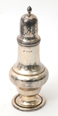 Lot 133 - A large Edwardian silver sifter of plain...