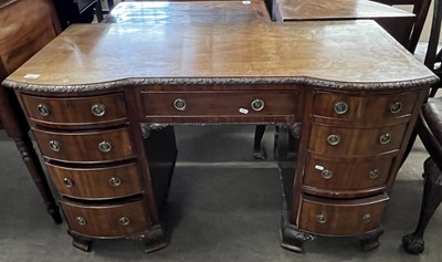 Lot 369 - An early 20th Century mahogany twin pedestal...