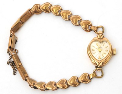 Lot 181 - A 9ct gold heart shaped cased Everite ladies...