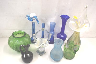 Lot 104 - Mixed Lot: Various glass vases
