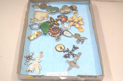 Lot 118 - A box of various pendants