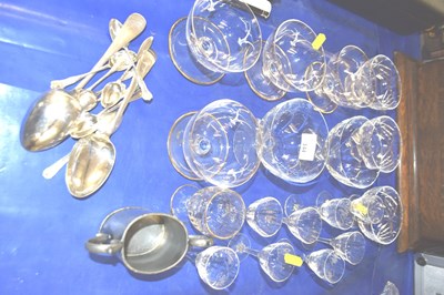 Lot 144 - Mixed Lot: Various glass wares, sundae dishes,...
