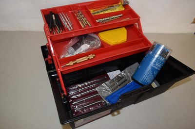 Lot 206 - A cantilever tool box containing assorted...