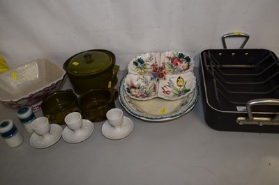 Lot 214 - Mixed Lot: Roasting tin, hors d'oeuvres dish,...