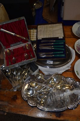 Lot 240 - Mixed Lot: Various silver plated wares, entree...