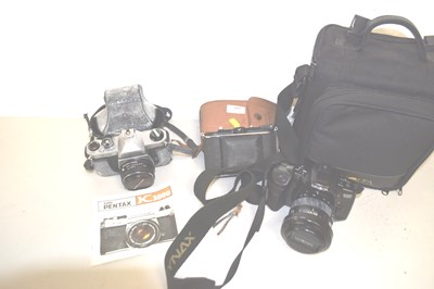 Lot 243 - Mixed Lot: Various assorted cameras to include...