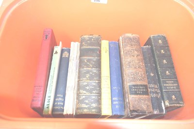 Lot 256 - A box of mixed books to include David...
