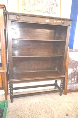 Lot 302 - An early 20th Century oak bookcase