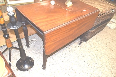 Lot 368 - Early 19th Century mahogany Pembroke table