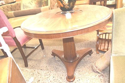Lot 389 - Victorian mahogany centre table with octagonal...