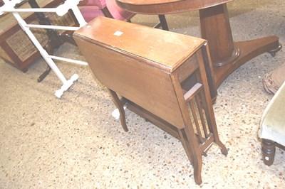 Lot 390 - An Edwardian drop leaf Sutherland type table