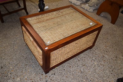 Lot 394 - Coffee table
