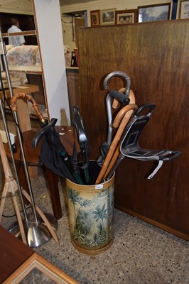 Lot 427 - A stick stand and contents