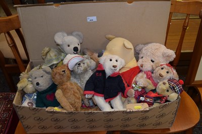 Lot 434 - Box of various vintage teddy bears