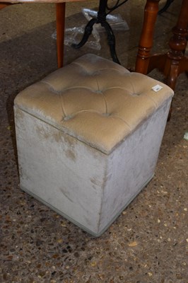 Lot 445 - A small ottoman