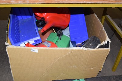 Lot 763 - Mixed Lot: Various fuel cans, garage clearance...