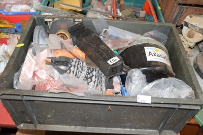 Lot 772 - Box of various garage clearance items