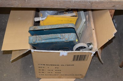 Lot 776 - One box of assorted tools, garage clearance...