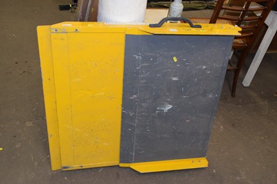 Lot 797 - A portable ramp