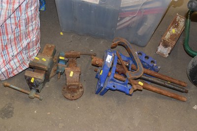 Lot 833 - Group of various vices