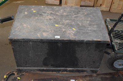 Lot 835 - A vintage pine tool chest and contents